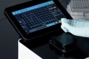 Nanoscale Spectrophotometry